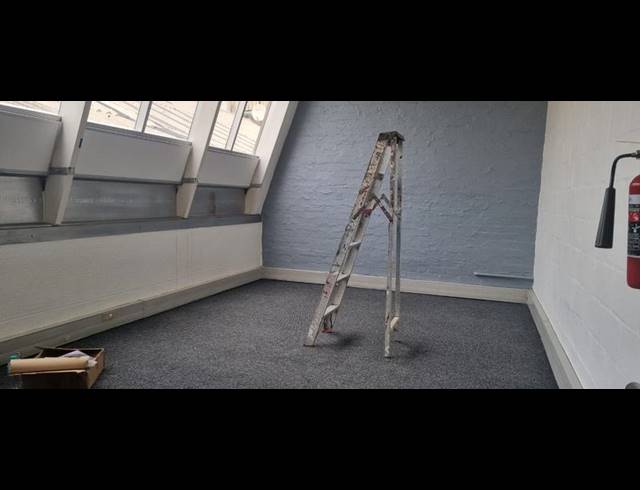 BUSINESS PROPERTY TO RENT IN MOWBRAY